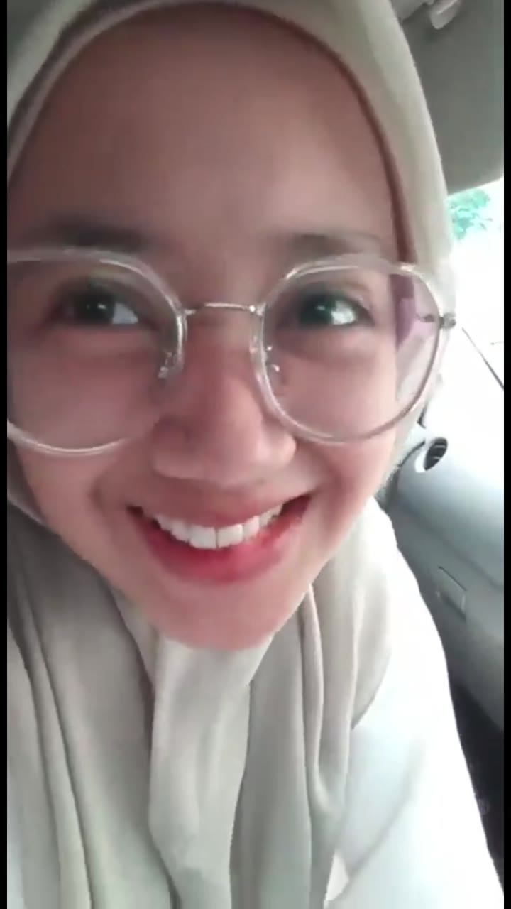 Video Terbaru Tante Binor Cantik Pemilik Hotel dan Restauran Surabaya Indonesia Service Client